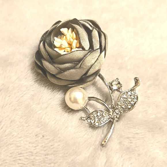 #485 Vintage Rose brooch - Picture 2 of 7